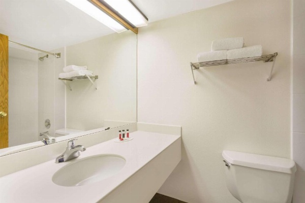 Ramada by Wyndham Cedar City image 34